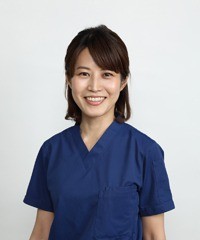 春成　加奈子